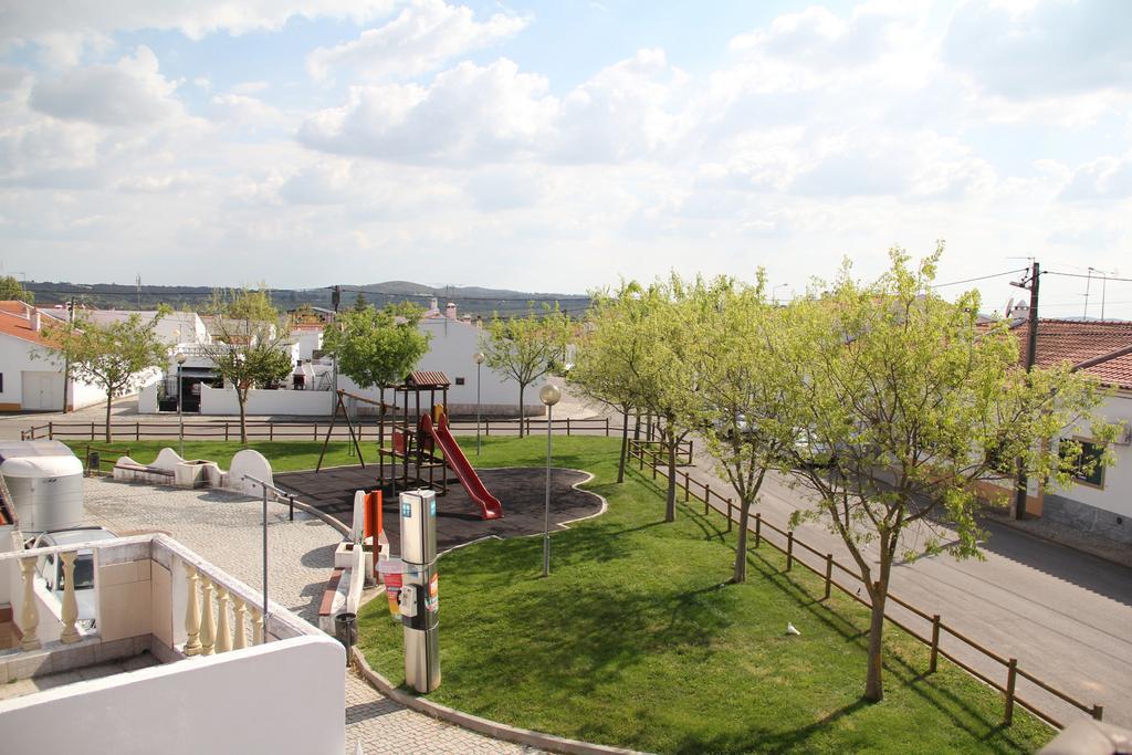 Hospedaria O Castelo Portel Exterior photo